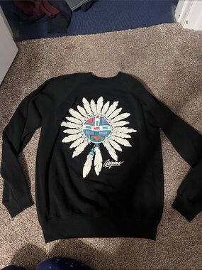 Vintage Arizona Black Crewneck Sweatshirt with Feathers Graphic